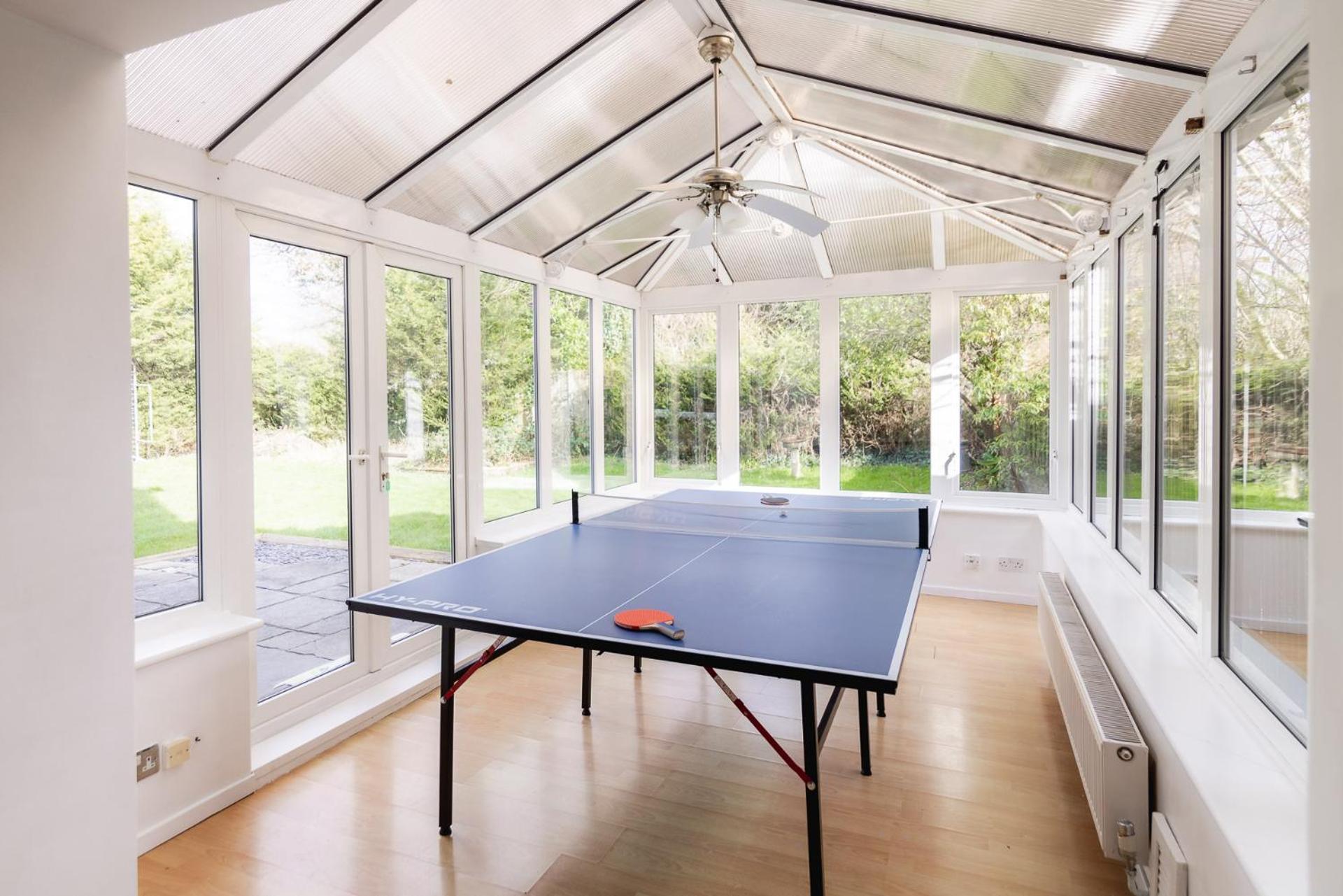 Ping-Pong Paradise كرولي المظهر الخارجي الصورة